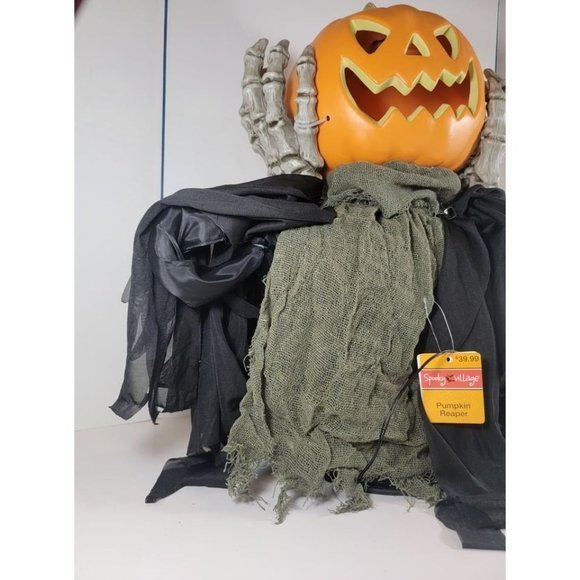 Pumpkin Reaper 18" Electronic Halloween Greeter - Speaks Moves & Lights Up - NWT - Picture 2 of 14